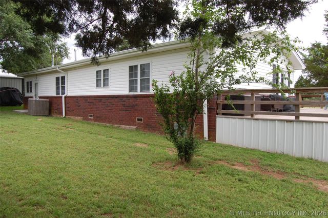 10390 Loblolly Road, Henryetta, OK 74437