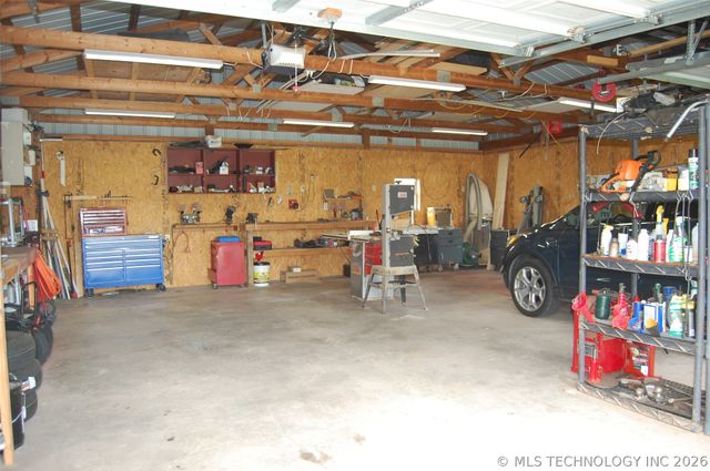 10390 Loblolly Road, Henryetta, OK 74437