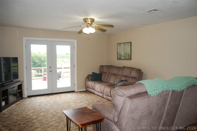 10390 Loblolly Road, Henryetta, OK 74437