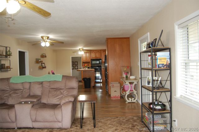 10390 Loblolly Road, Henryetta, OK 74437