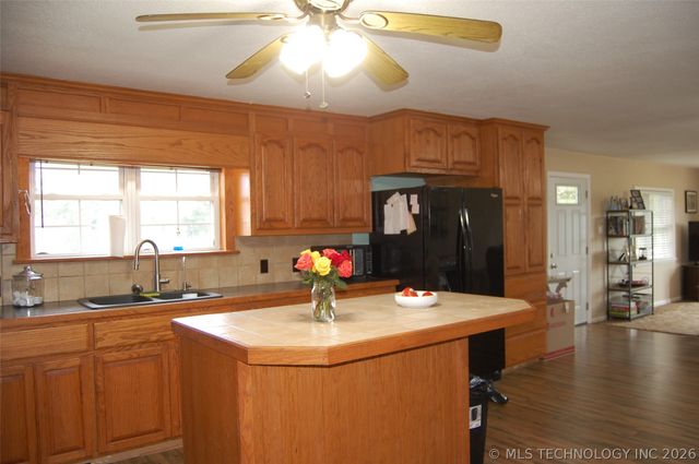 10390 Loblolly Road, Henryetta, OK 74437