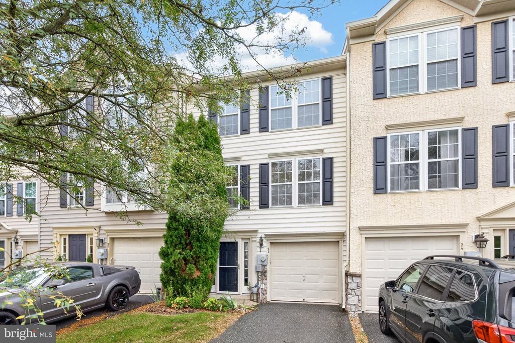 22 DARE LN, Pottstown, PA 19465