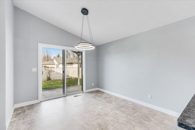 959 Westrop Drive, Central Point, OR 97502