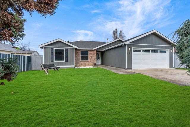 959 Westrop Drive, Central Point, OR 97502