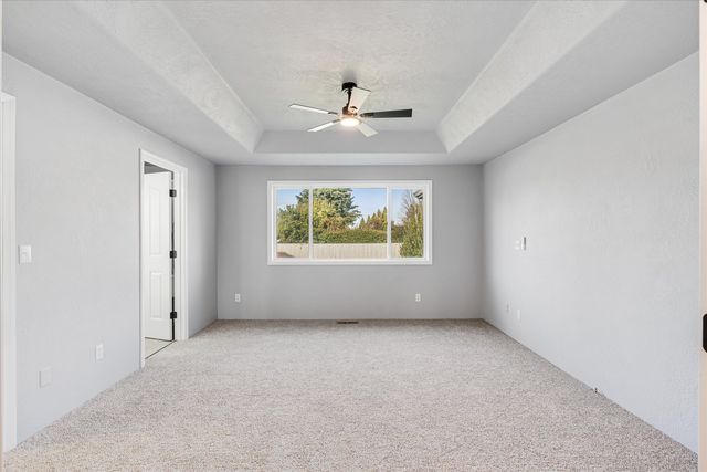 959 Westrop Drive, Central Point, OR 97502