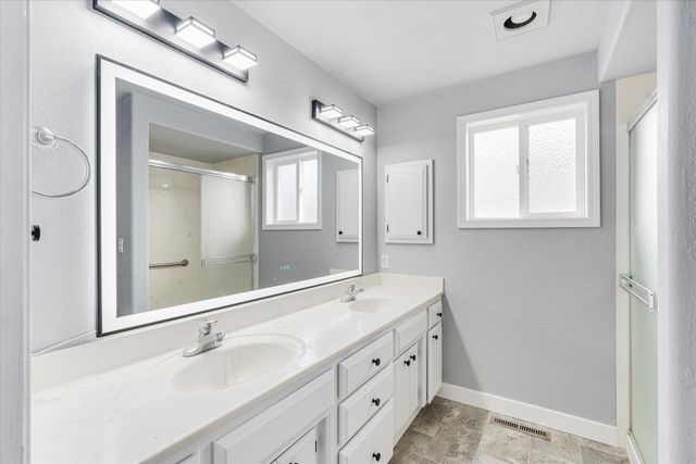 959 Westrop Drive, Central Point, OR 97502