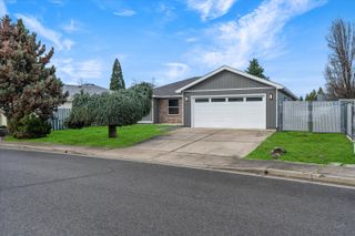 959 Westrop Drive, Central Point, OR 97502