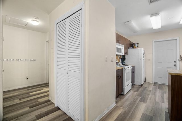 5850 Lincoln St, Hollywood, FL 33021