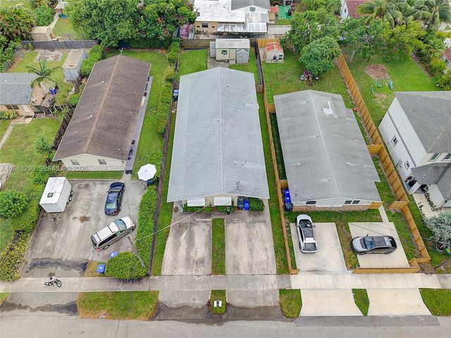 5850 Lincoln St, Hollywood, FL 33021