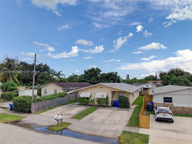 5850 Lincoln St, Hollywood, FL 33021