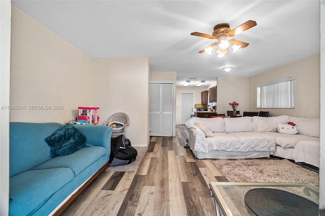 5850 Lincoln St, Hollywood, FL 33021