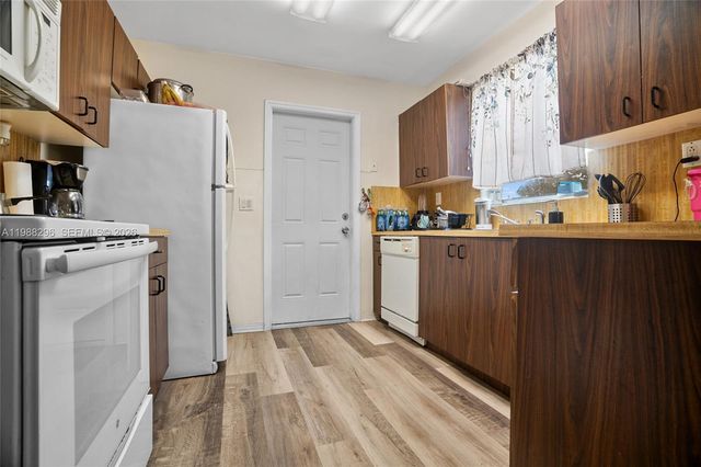 5850 Lincoln St, Hollywood, FL 33021