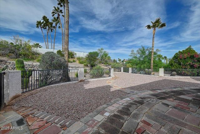 14256 N FOUNTAIN HILLS Boulevard, Fountain Hills, AZ 85268