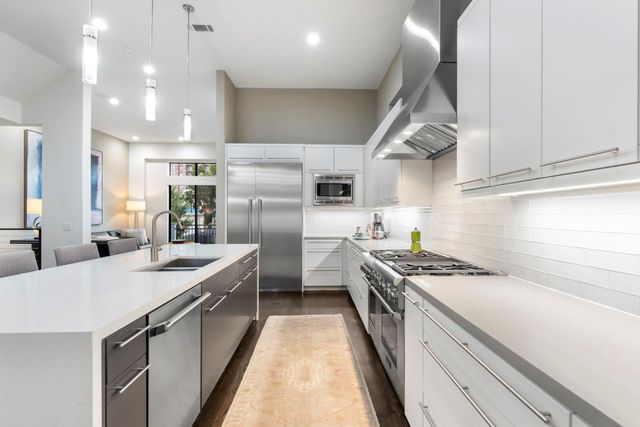 205 Portland Street, Houston, TX 77006