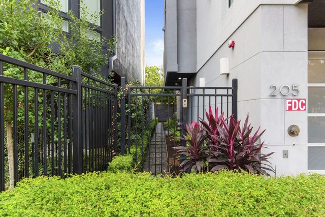 205 Portland Street, Houston, TX 77006