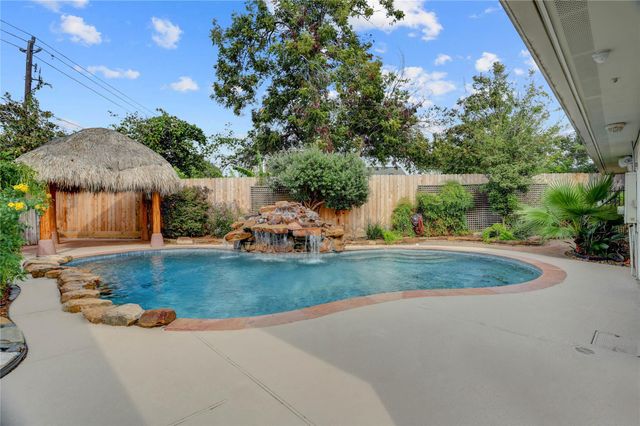 13134 Benford Drive, Houston, TX 77099