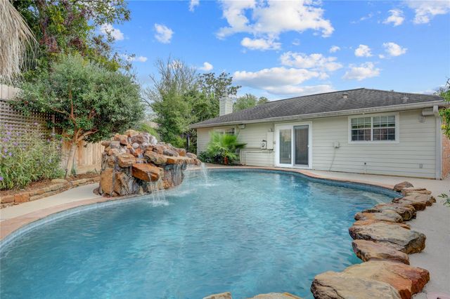 13134 Benford Drive, Houston, TX 77099