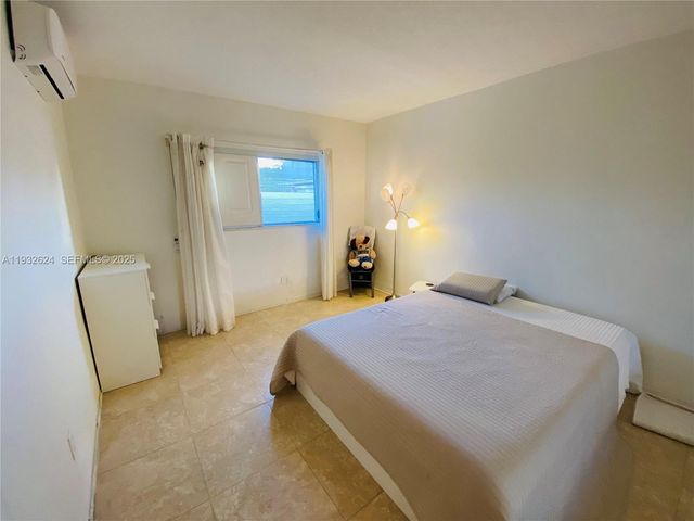 1560 NE 127th St 203, North Miami, FL 33161