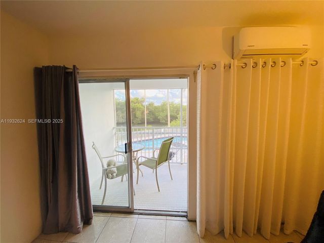 1560 NE 127th St 203, North Miami, FL 33161