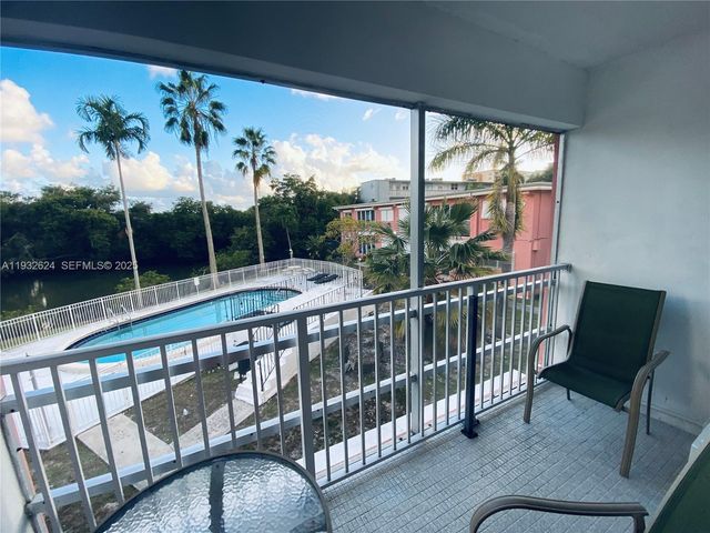 1560 NE 127th St 203, North Miami, FL 33161