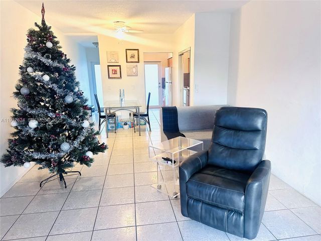 1560 NE 127th St 203, North Miami, FL 33161