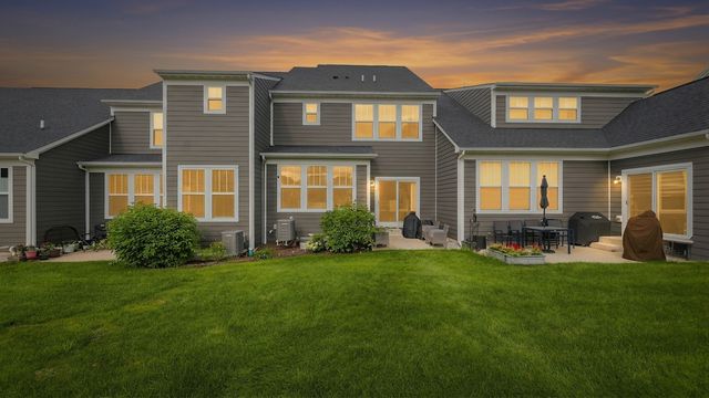 153 Roslyn Place, Bloomingdale, IL 60108