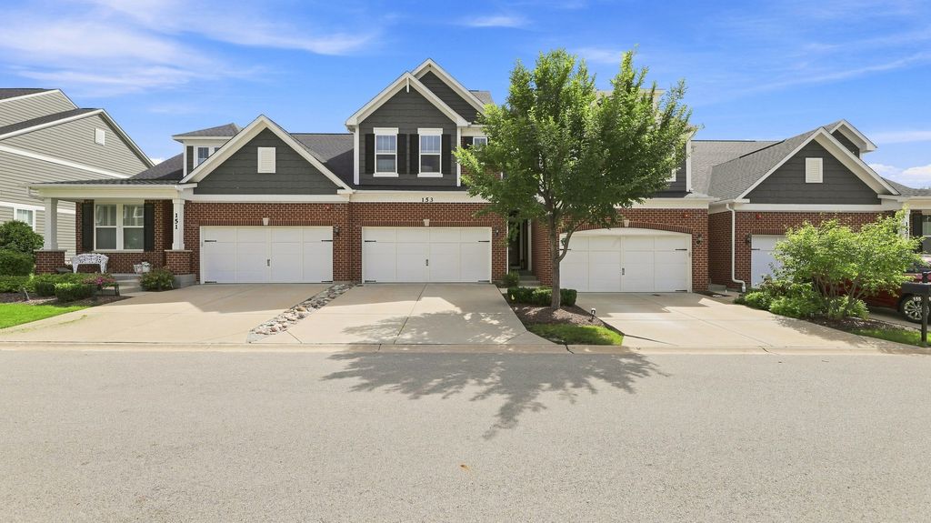 153 Roslyn Place, Bloomingdale, IL 60108