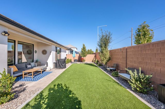 353 S WATER COURSE DR, Washington, UT 84780