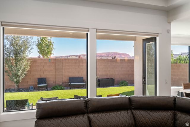 353 S WATER COURSE DR, Washington, UT 84780