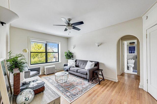 1824 N Lincoln Park West 211, Chicago, IL 60614