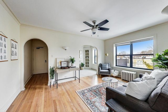 1824 N Lincoln Park West 211, Chicago, IL 60614