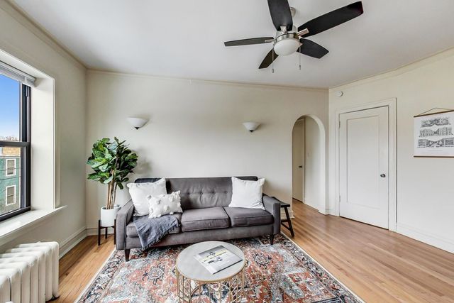 1824 N Lincoln Park West 211, Chicago, IL 60614