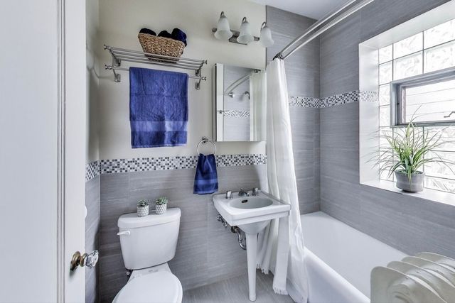 1824 N Lincoln Park West 211, Chicago, IL 60614