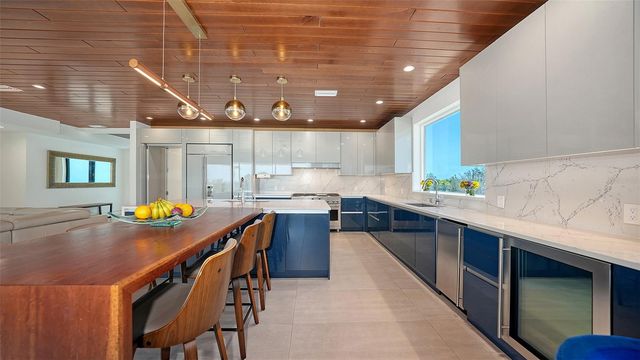 6381 GULF OF MEXICO DRIVE, Longboat Key, FL 34228