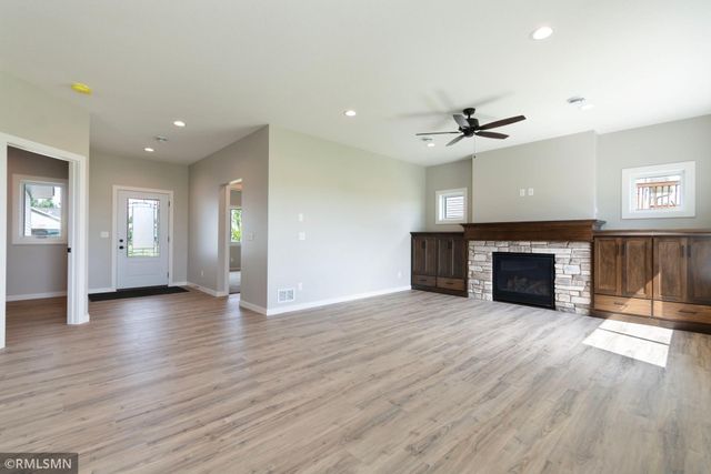 1534 9th Avenue SW, Hutchinson, MN 55350