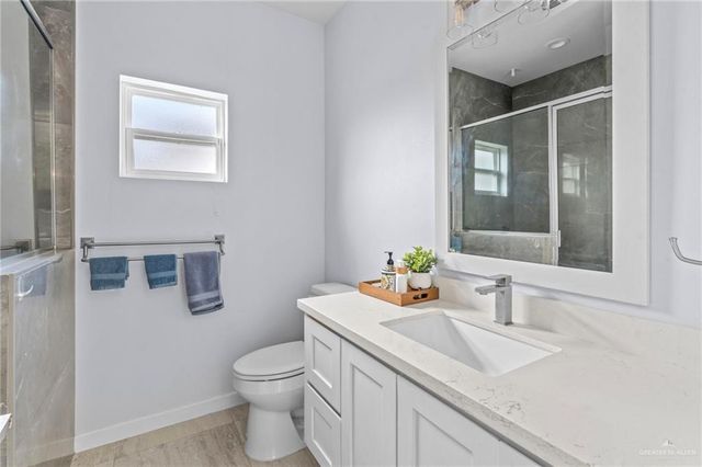 2214 E 6th E Street, Mission, TX 78572