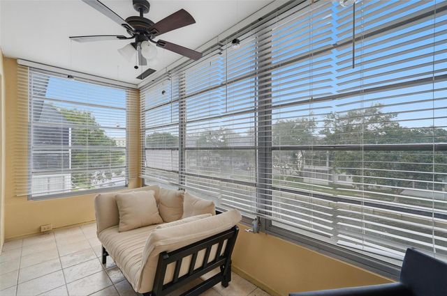 8330 Sands Point Blvd 302, Fort Lauderdale, FL 33321