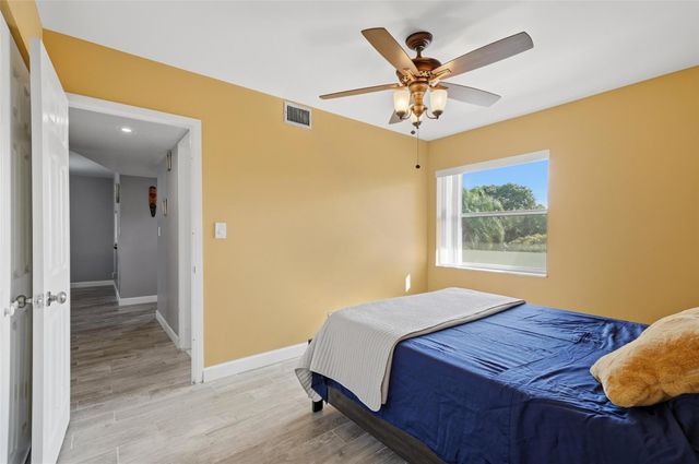 8330 Sands Point Blvd 302, Fort Lauderdale, FL 33321