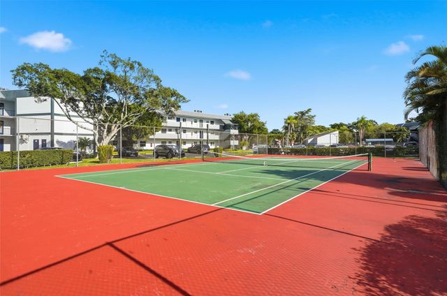 8330 Sands Point Blvd 302, Fort Lauderdale, FL 33321