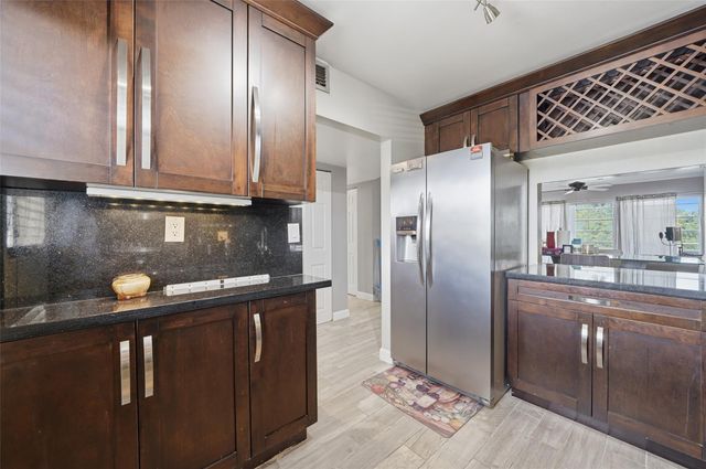 8330 Sands Point Blvd 302, Fort Lauderdale, FL 33321