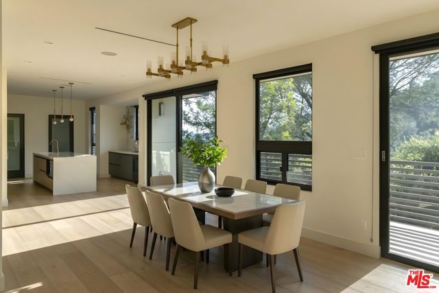 3147 Hollyridge Drive, Los Angeles, CA 90068