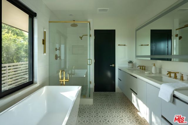3147 Hollyridge Drive, Los Angeles, CA 90068
