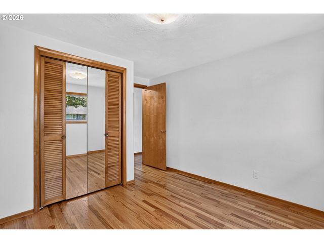 230 Sw 7TH Ave, Canby, OR 97013