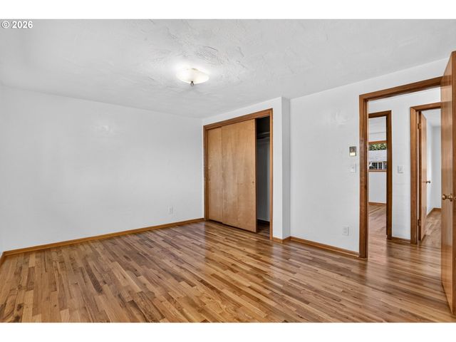 230 Sw 7TH Ave, Canby, OR 97013