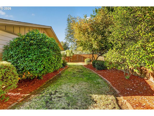 230 Sw 7TH Ave, Canby, OR 97013