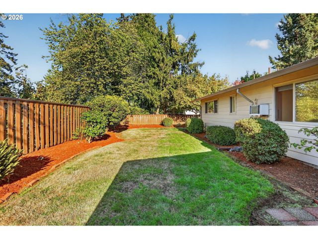 230 Sw 7TH Ave, Canby, OR 97013