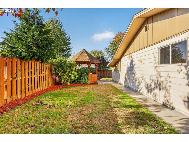 230 Sw 7TH Ave, Canby, OR 97013