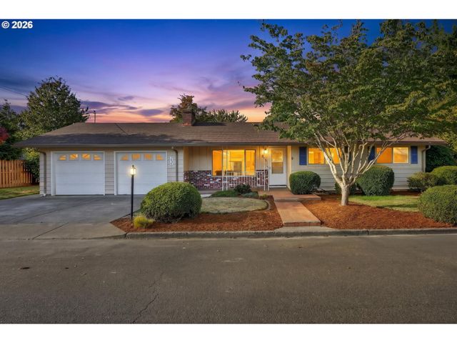 230 Sw 7TH Ave, Canby, OR 97013