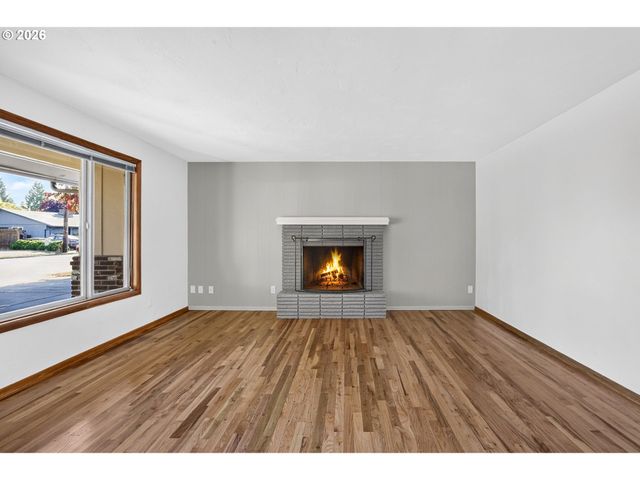 230 Sw 7TH Ave, Canby, OR 97013