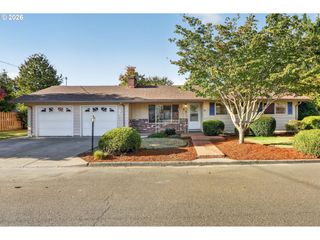 230 Sw 7TH Ave, Canby, OR 97013